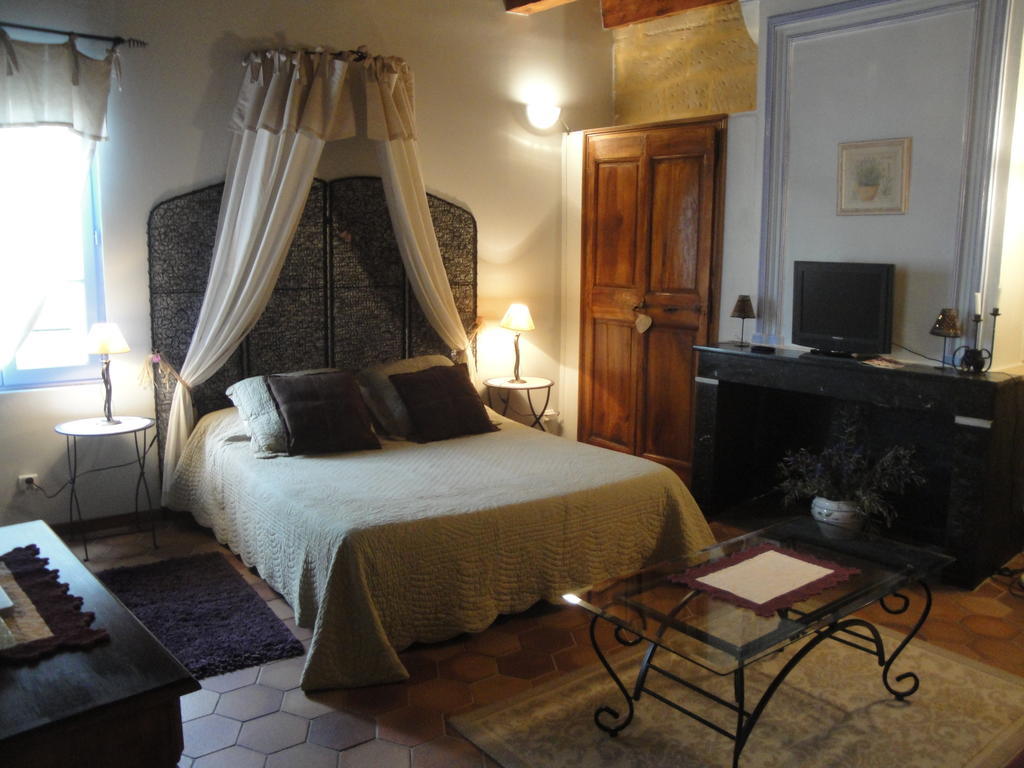 Bastide De La Treille Villa Montaren-et-Saint-Médiers Стая снимка
