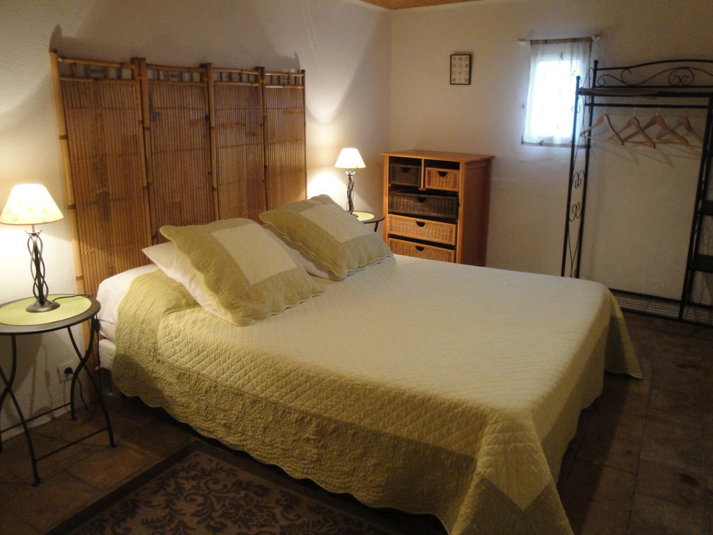 Bastide De La Treille Villa Montaren-et-Saint-Médiers Стая снимка