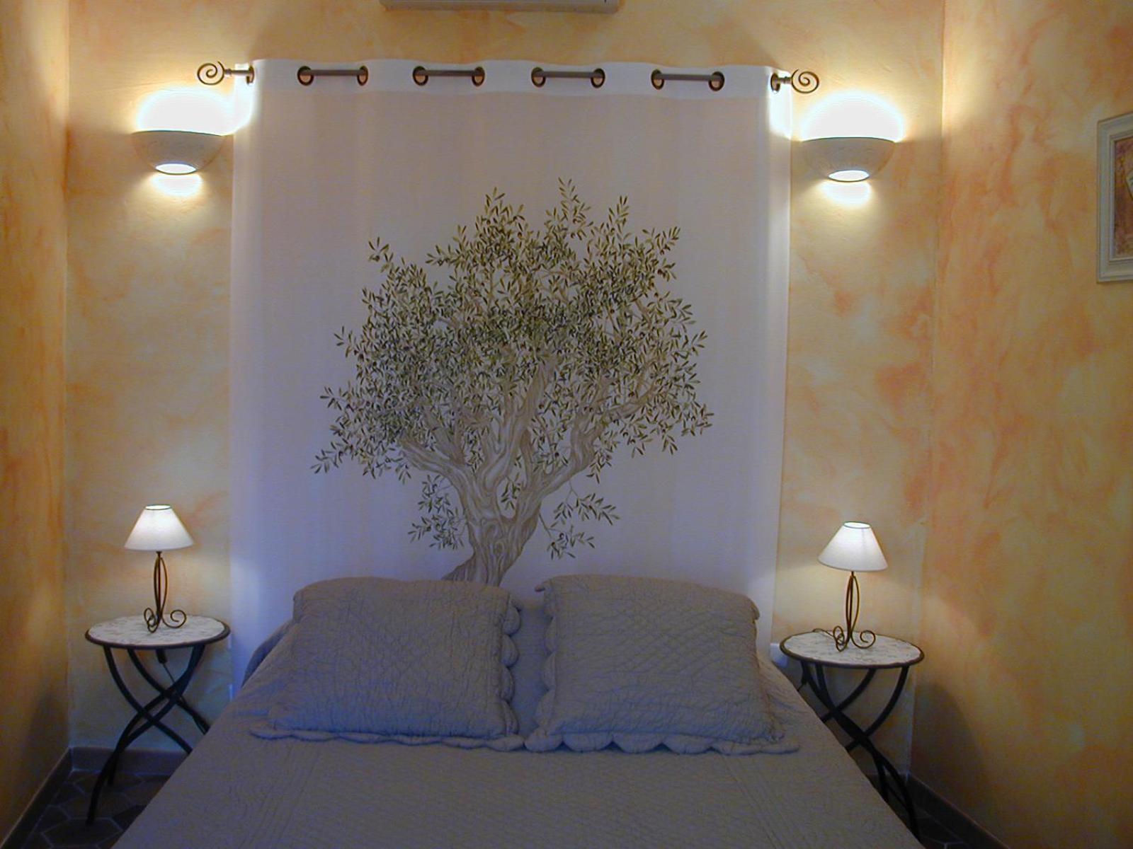 Bastide De La Treille Villa Montaren-et-Saint-Médiers Екстериор снимка