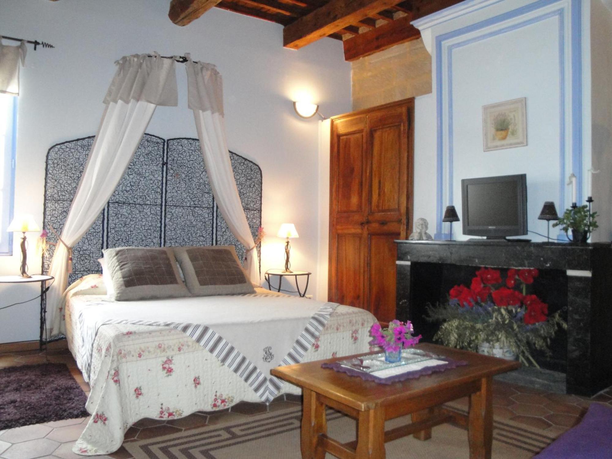 Bastide De La Treille Villa Montaren-et-Saint-Médiers Екстериор снимка