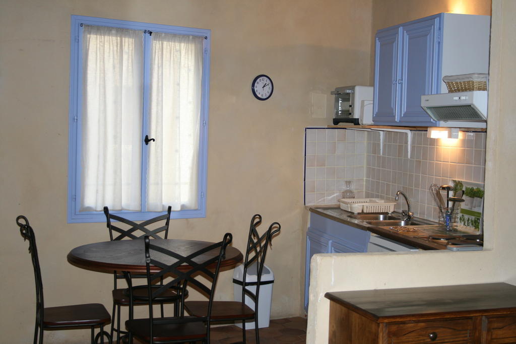 Bastide De La Treille Villa Montaren-et-Saint-Médiers Стая снимка