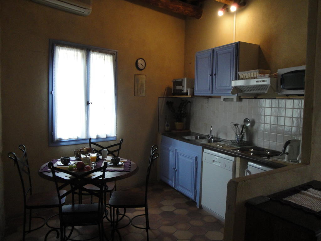 Bastide De La Treille Villa Montaren-et-Saint-Médiers Стая снимка
