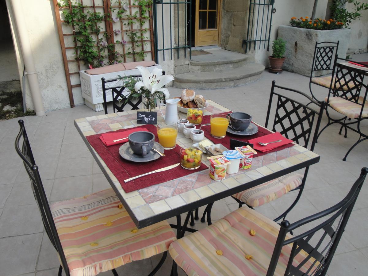 Bastide De La Treille Villa Montaren-et-Saint-Médiers Екстериор снимка